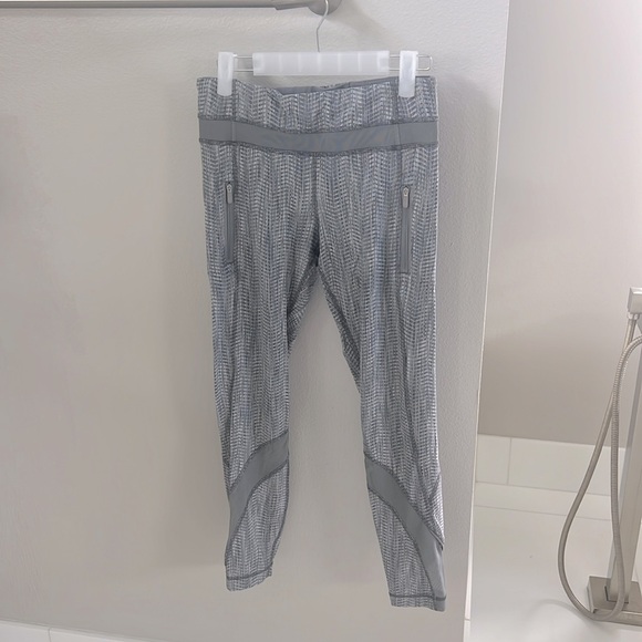 Lululemon inspire tight II mesh grey leggings size 6 - Picture 2 of 8